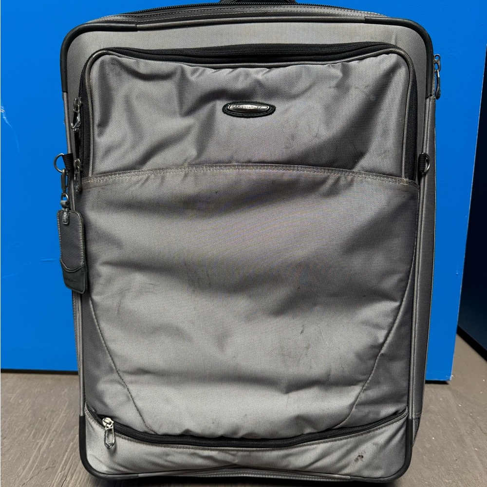 Briggs & Riley 24” suitcase